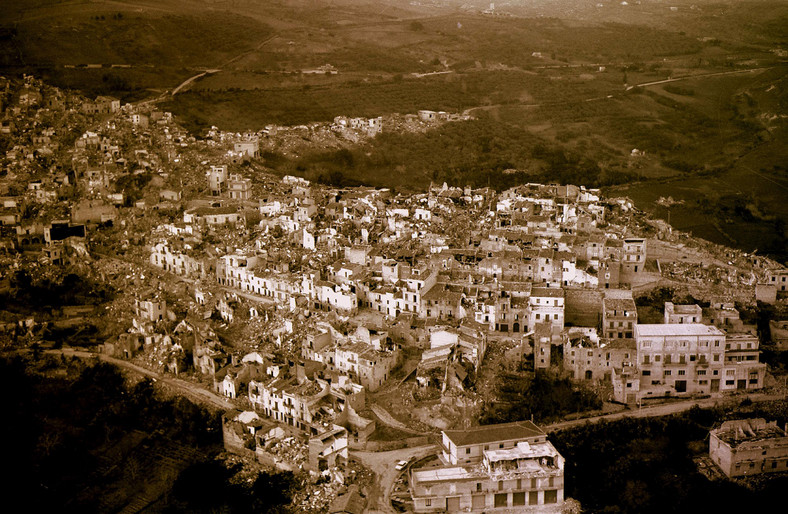 Gibellina - miasto po trzęsieniu ziemi w 1968 roku