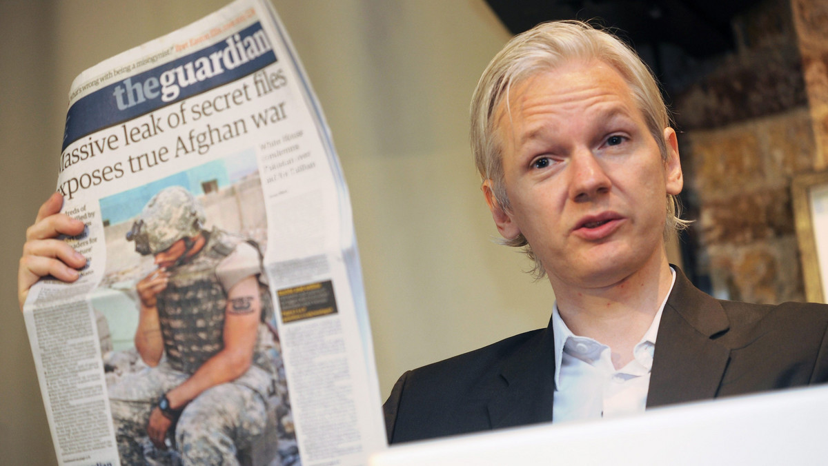 Australijski rząd uznał dzisiaj, że winę za ujawnienie amerykańskich poufnych depesz dyplomatycznych ponoszą Stany Zjednoczone, a nie założyciel portalu Wikileaks Julian Assange oraz że odpowiedzialni prawnie są za to ludzie, od których pochodził przeciek.