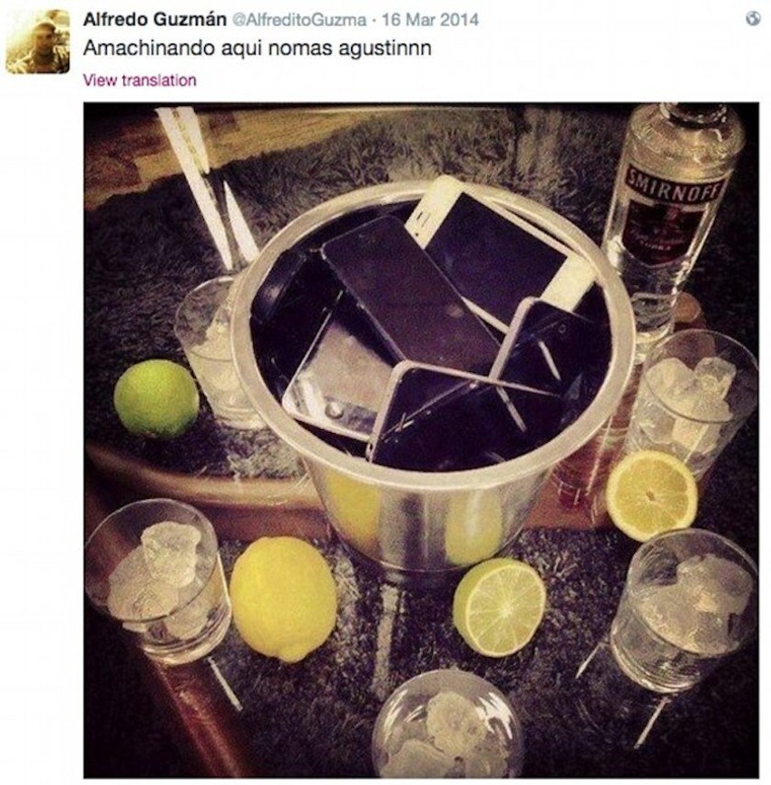 Hrpa skupih telefona