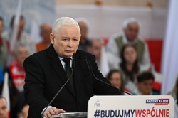 Kaczyński o zmianach w szkole: Robienie z polskich dzieci kandydatów na parobków