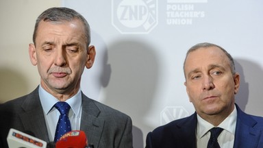 Afera e-mailowa. "Połączmy Schetynę ze Strajkiem Nauczycieli. On demotywuje wyborców" 