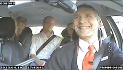 Norweski premier za kierownicą taksówki. Rozpoznali go. WIDEO