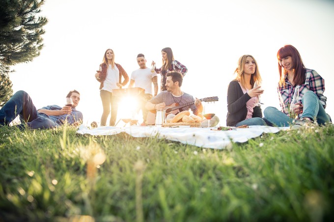 Kempingezés, piknikezés: így kerülhetjük el a betegségeket!