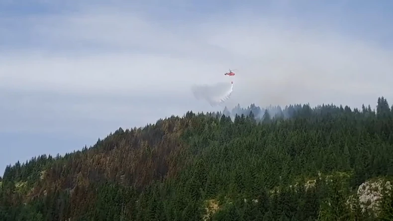Helikopterske jedinice MUP Srbije gase požar kod Prijepolja_mr.jpg