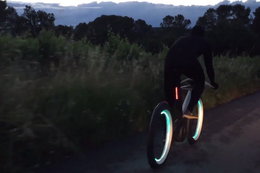 Cyclotron - futurystyczny rower rodem z filmów science fiction