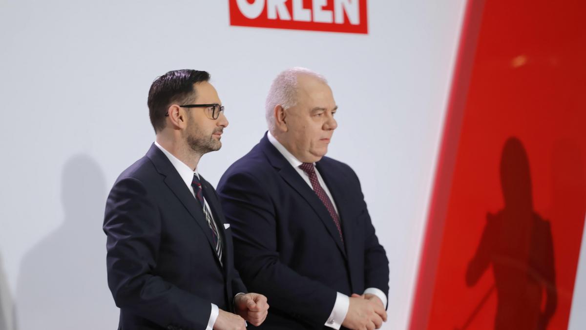 Prezes zarządu PKN ORLEN Daniel Obajtek i wicepremier, minister aktywów państwowych Jacek Sasin.