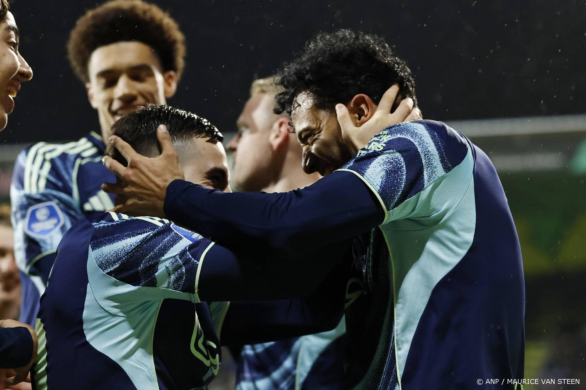 Baas mist Feyenoord, Weghorst geblesseerd: Ajax wint wel 1-3 bij Fortuna