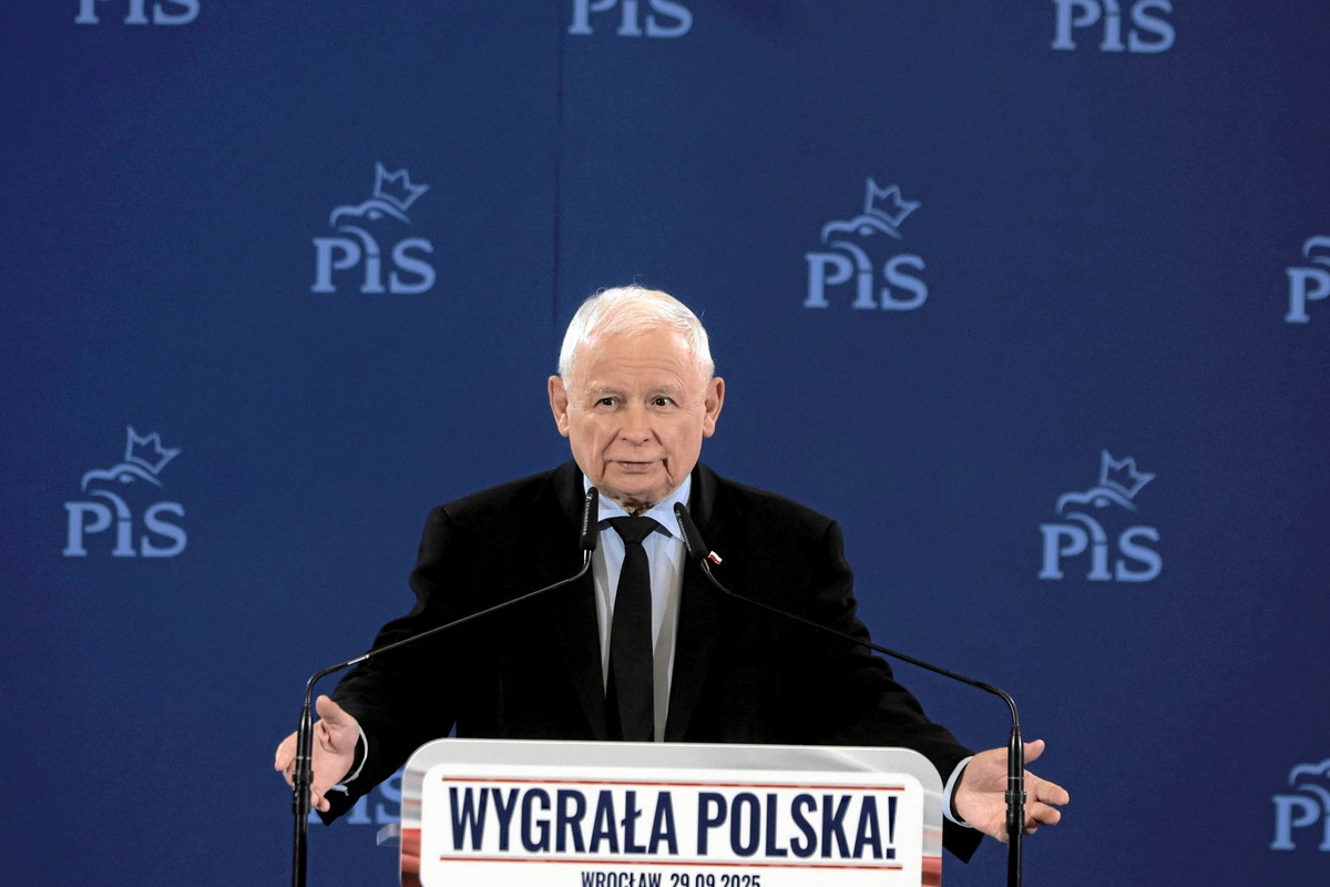 Kto po Kaczyńskim szefem PiS? Jeden kandydat ma zdecydowaną przewagę