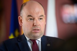 Jan Dziedziczak: Do Polski wracają prezydenci przez dziesięciolecia dbający o...