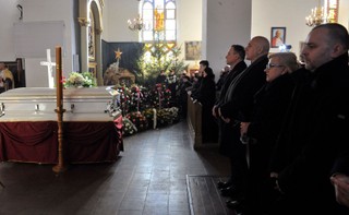 'FAZ' o pogrzebie polskiego kierowcy: Międzynarodówka ofiar terroryzmu