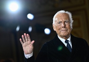 Armani je dao novo viđenje i savremeni izgled ženskim i muškim odelima | Foto: Getty Images