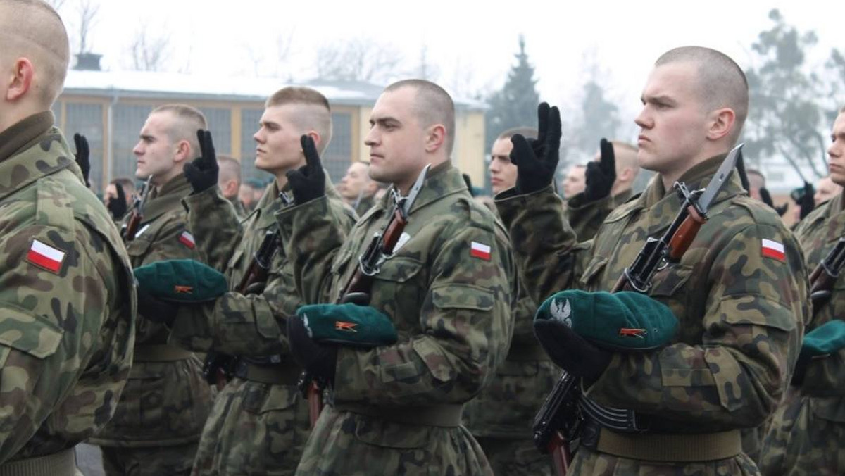 Uroczystość miała miejsce w 1. Brzeskim Pułku Saperów, gdzie szkolenie przygotowawcze przechodzą żołnierze z całej Polski. Po jego zakończeniu będą się starali o kontrakt w Narodowych Siłach Rezerwowych.