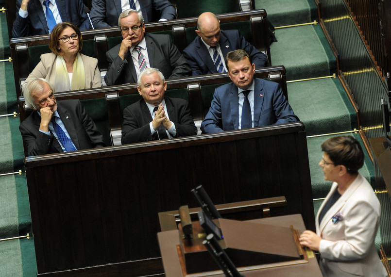 Zaznaczyła, że "za politykę kadrową polskiego rządu, którym kieruje pani premier Szydło, wyłącznie odpowiedzialna jest pani premier Szydło"