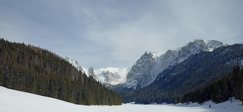 Prognoza pogody na weekend. Duże różnice temperatury. W górach dalej będzie padał śnieg