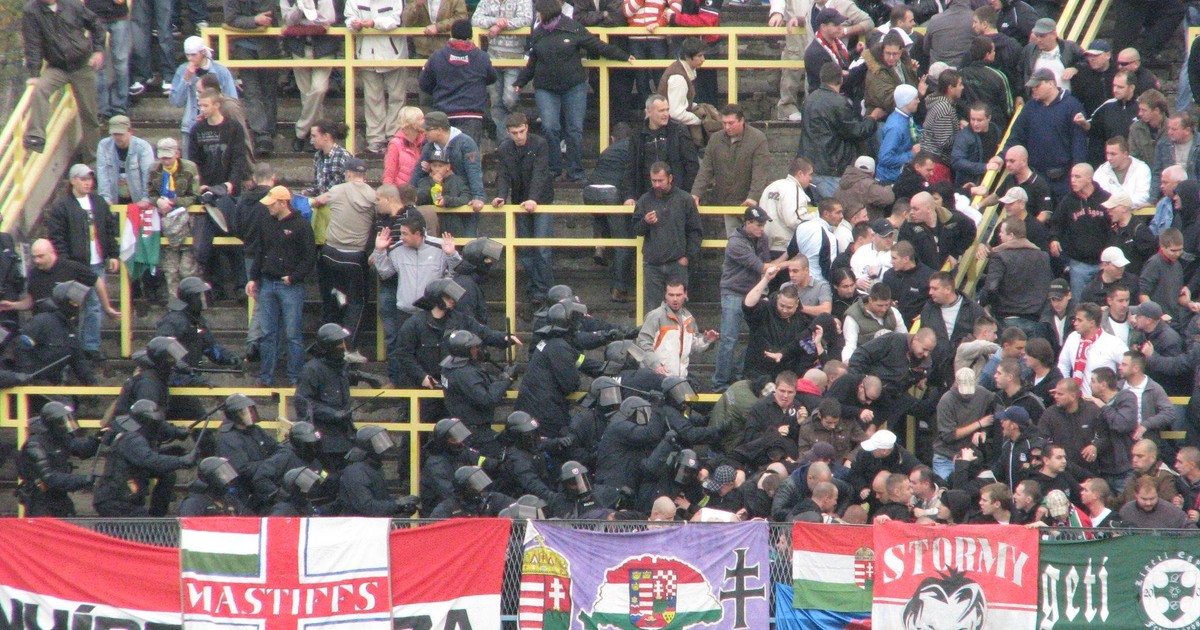 &quot;A mentősök kihúztak a pályára, újra kellett éleszteni&quot; - Megtalálta a Blikk a 2008-as, dunaszerdahelyi véres focimeccs magyar áldozatát