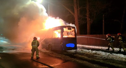 Piekło na drodze w Markach. Autobus płonął jak pochodnia