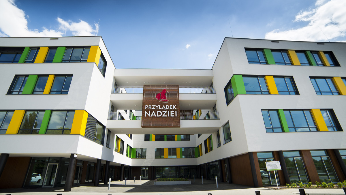 Wrocław: klinika onkologii dziecięcej wznawia przyjmowanie pacjentów