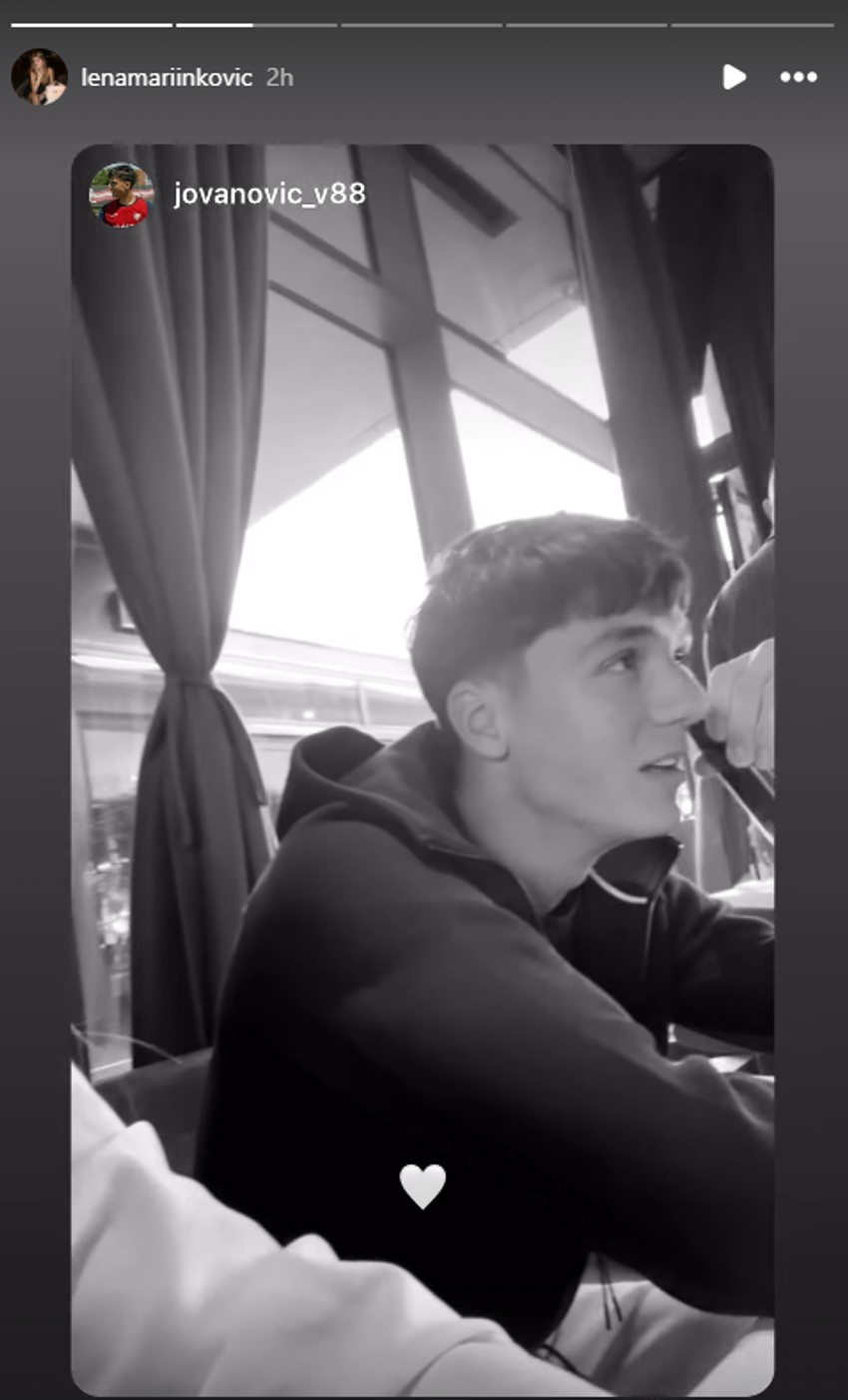 Lena uživa sa dečkom