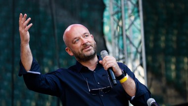 jedno z najbardziej zadłużonych miast w polsce przeleje 30 mln zł na konto klubu piłkarskiego