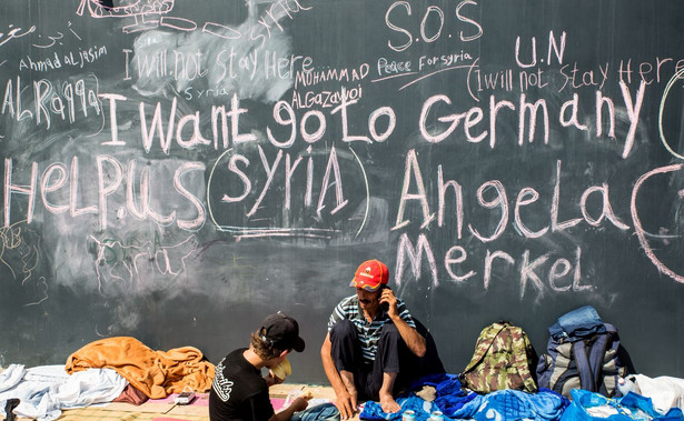 Merkel traci na uchodźcach. Niekorzystny wynik SONDAŻU