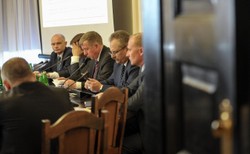 Jak uchwalane są nowe ustawy? Poznaj przebieg procesu legislacyjnego