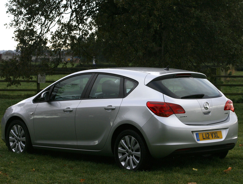 Vauxhall należy do grupy General Motors, produkuje odpowiedniki modeli Opla na rynek brytyjski. Na zdj. Vauxhall Astra.
