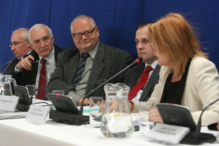 Zorganizowana przez PiS debata gospodarcza 'Alternatywa'. Iskrzyło...