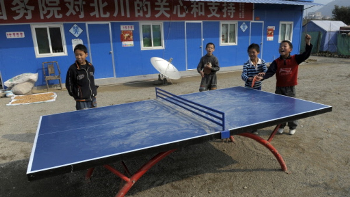 16-letni Chen Shi zmarł dwa dni po przybyciu do specjalnego obozu dla trudnej młodzieży w Beiteng School w Changsha, gdzie leczy się uzależnione od internetu dzieci. Do obozu zwabiła chłopca matka, pod pozorem wyjazdu do nowej szkoły. Chłopiec zmarł w wyniku śmiertelnego pobicia - informuje serwis Breitbart.com.