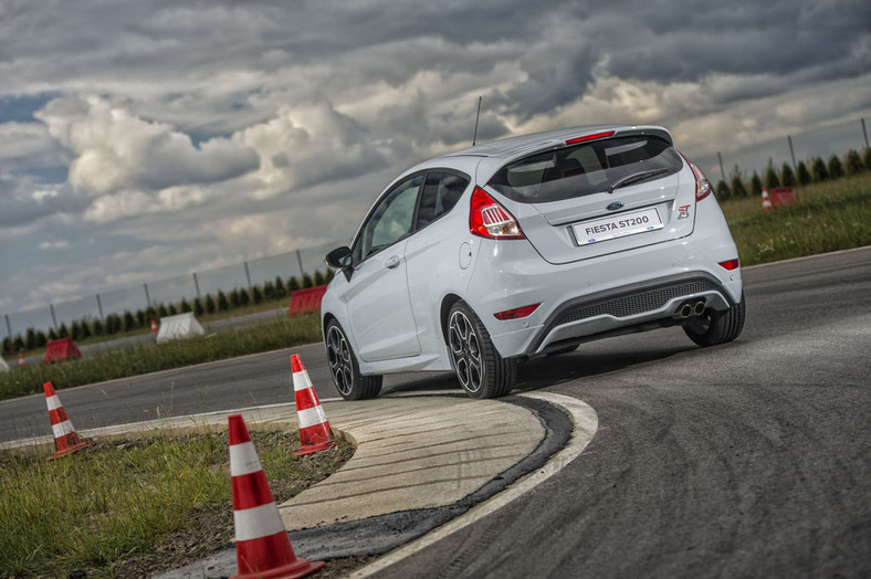 Ford Fiesta ST200 - jeszcze więcej zabawy