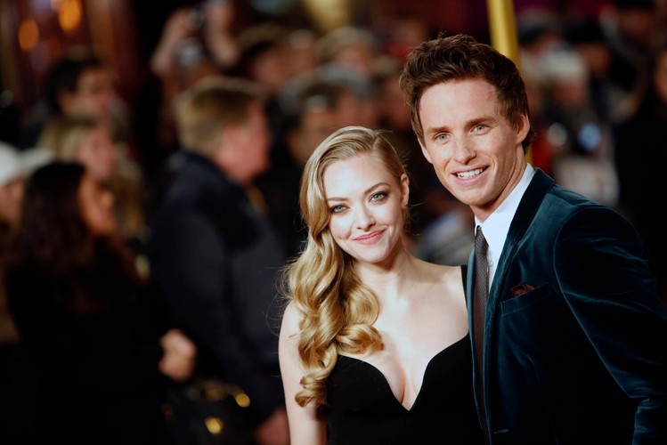 Amanda Seyfried i Eddie Redmayne na premierze 'Les Misérables. Nędzników' w Londynie