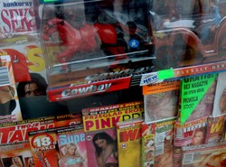 Europoseł nie chce pornografii na stacjach Orlen