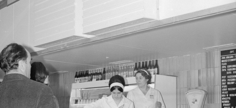 QUIZ. Kaczy żer, meduza i kukułki...To się jadło w PRL