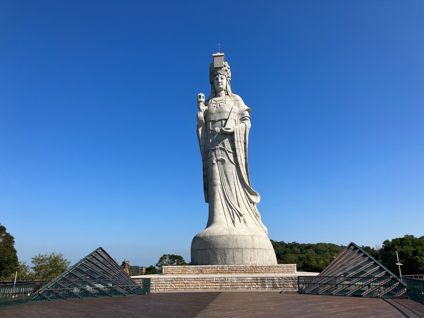 Statua boginje Matsu visoka je 30 metara