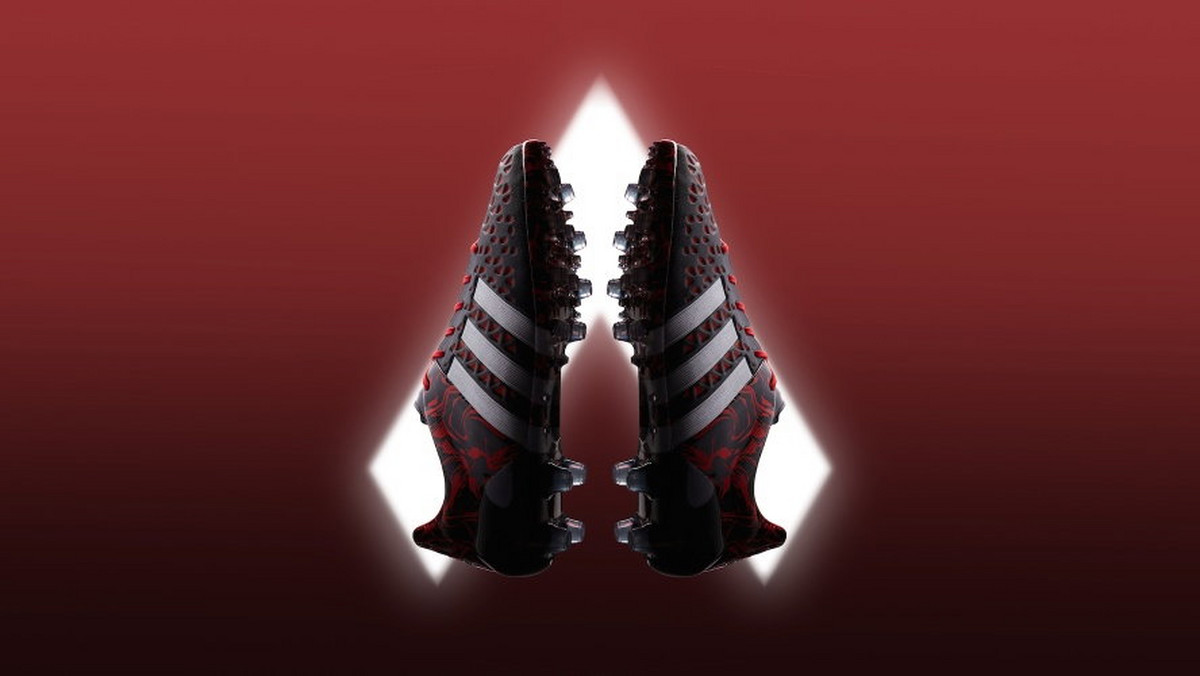 W 2015 adidas Football zmienił piłkę nożną wprowadzając dwa nowe modele korków dla dwóch typów graczy. Piłkarze na całym świecie wygrywają na boisku chaosem oraz kontrolą gry, w myśl hasła #BETHEDIFFERENCE.