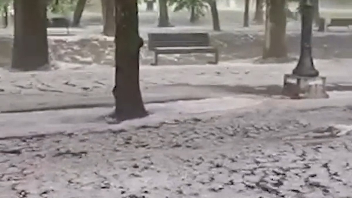 Nevreme praćeno gradom pogodilo Vrnjačku Banju