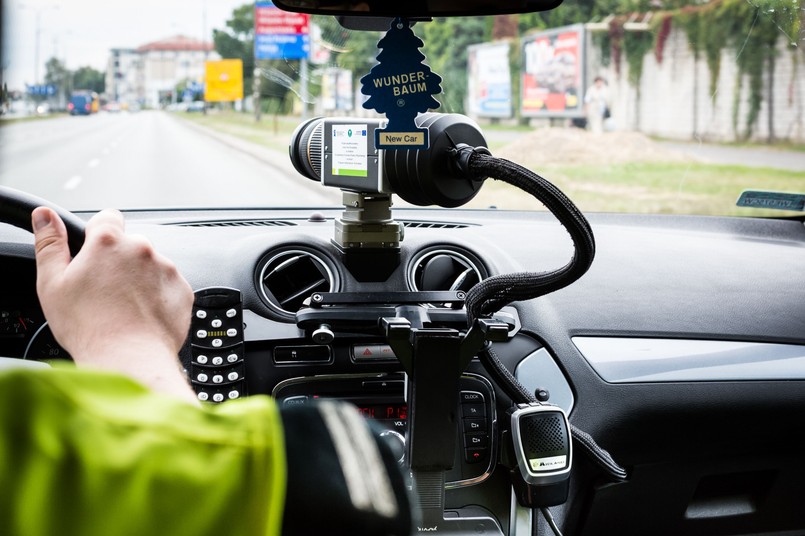 Nieoznakowany radiowóz ITD to potężna broń - rejestruje każde wykroczenie, w tym przekroczenie prędkości czy wyprzedzanie na zakazie