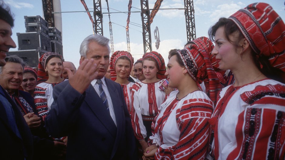 Ówczesny prezydent Ukrainy Leonid Krawczuk na obchodach 50. rocznicy niemieckiego szturmu na Kijów. Grudzień 1991 r.