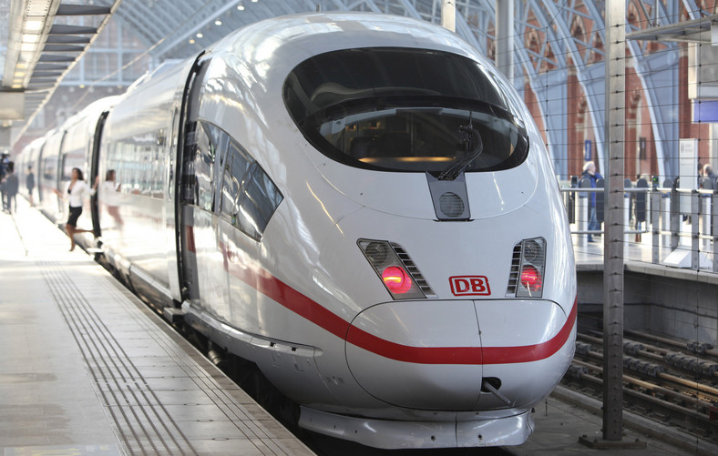 Intercity Express 3 marki Siemens należący do Deutsche Bahn AG podczas postoju w Londynie (2).