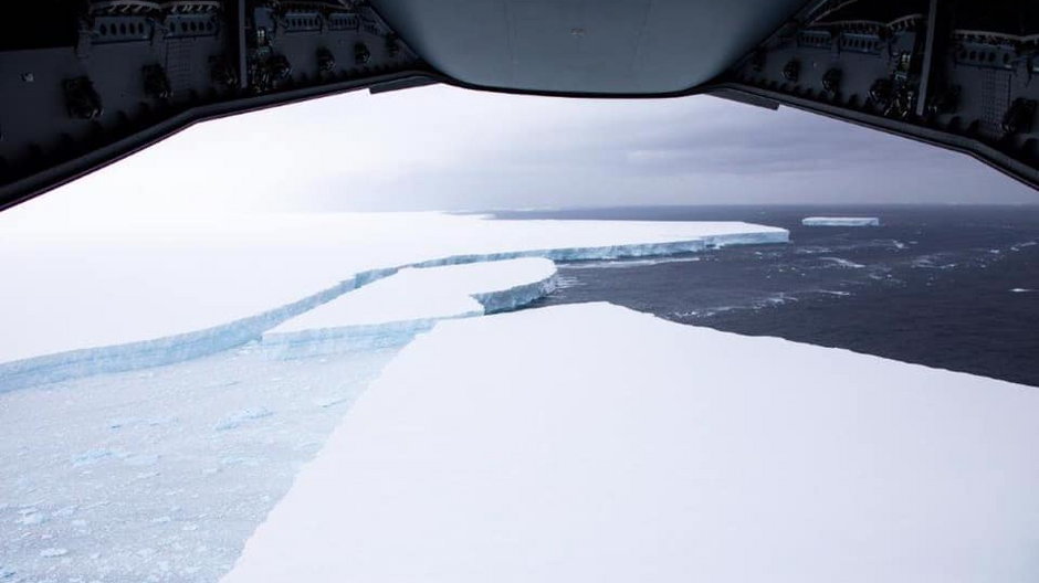 Największa góra lodowa świata dryfuje na Atlantyku. Może zderzyć się z Georgią Południową