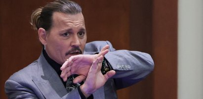 Johnny Depp żąda od niej 50 mln dol. "Straciłem koniuszek palca. Musiałem przejść trzy operacje"