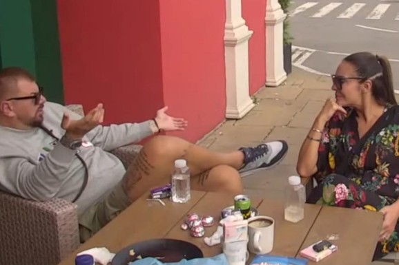 Janjuš bez zadrške UDARIO NA KAČAVENDU: "Dozvolila si da te neko odradi za 50 soma", ona mu nije ostala dužna