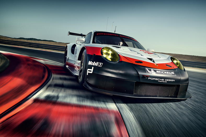 Porsche 911 RSR