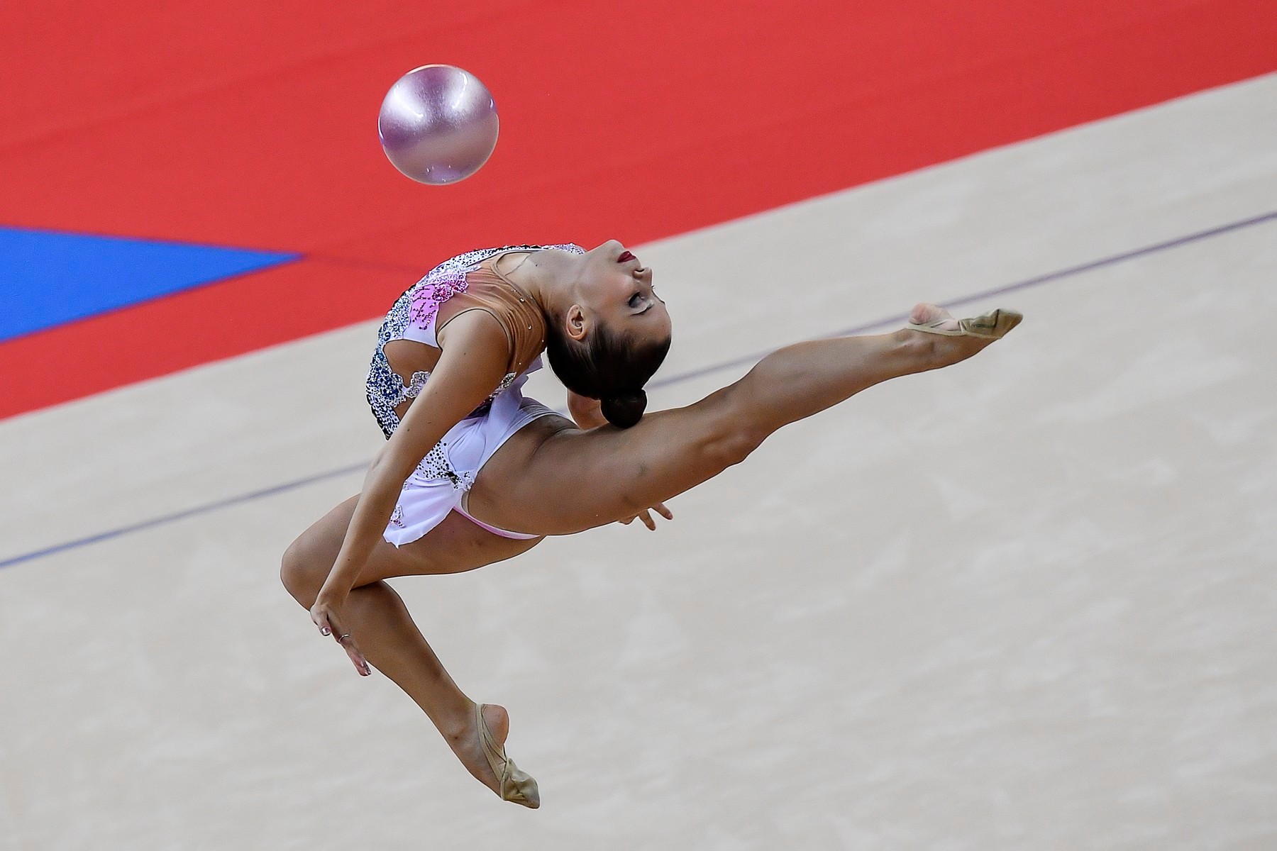 Jana Duchnovská reprezentovala Slovensko v modernej gymnastike roky.