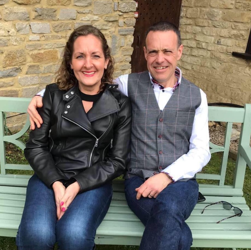 Kejti i Toni, dobrovoljci za vakcinu