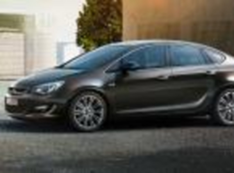 Nowy opel astra sedan. Mat. prasowe