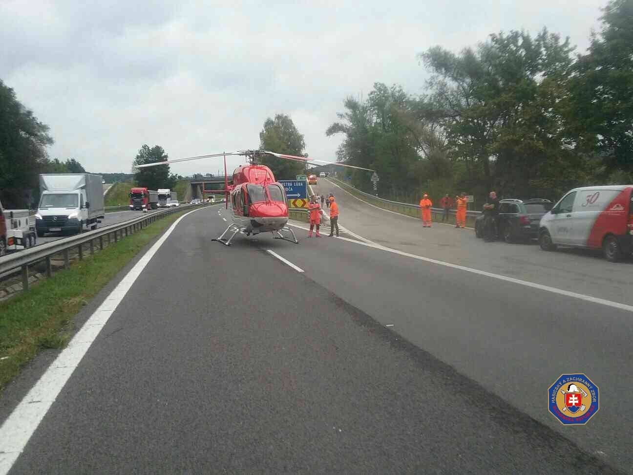 Vážna dopravná nehoda Kamiónu a dodávky na R1 za Budčou v okrese Zvolen.