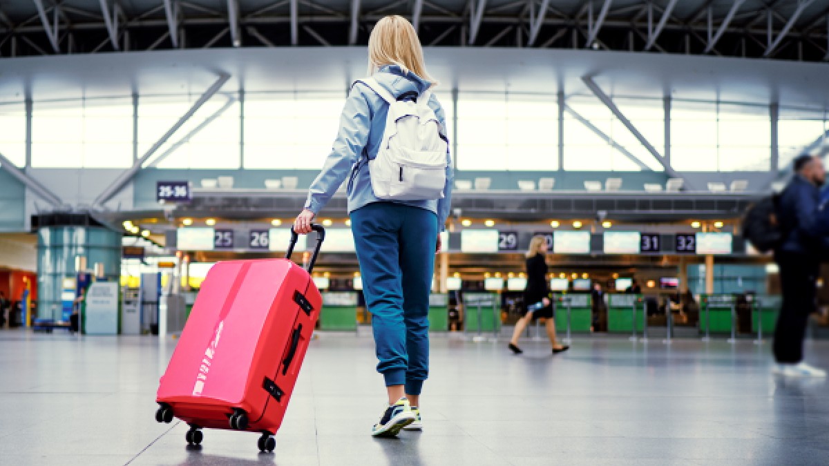 Imagine Stire „E nevoie de o bombă ca să afli ceva?”: Gluma de pe un aeroport care a lăsat o femeie fără zbor și i-a adus o amendă | 2review.ro