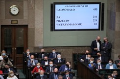 Ustawa 'anty-TVN' przeszła przez Sejm  [RELACJA NA ŻYWO]