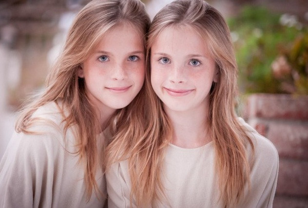 Noelle i Cali Sheldon (fot. Ballerini Cooley Studios)