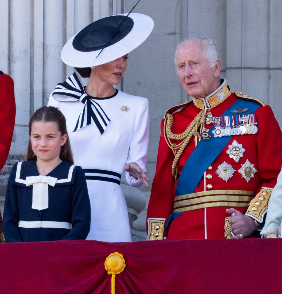 Nem véletlen, hogy Károly király jobbján Katalin hercegné állt